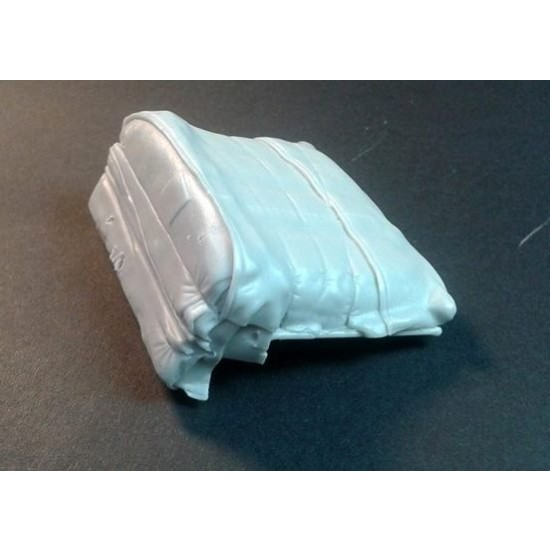 1/35 German Transport Vehicle Horch 1a Engine Deck with Canvas Cover for ICM kit