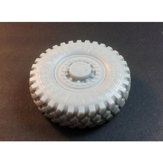 1/35 US M 1240 M-ATV Road Wheels Set