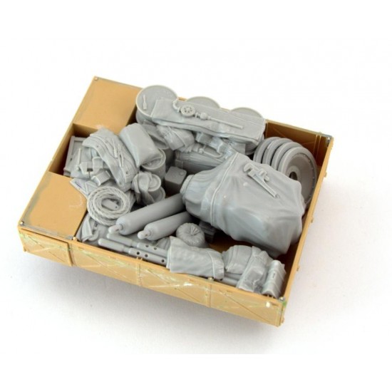 1/35 German SdKfz 9 FAMO Stowage Set