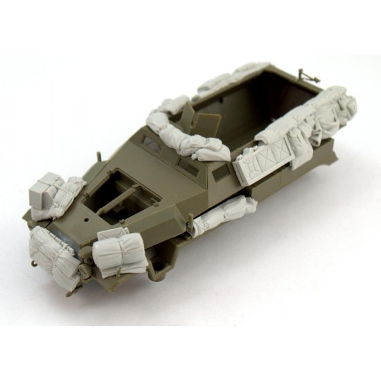 1/35 German SdKfz 251C Stowage Set