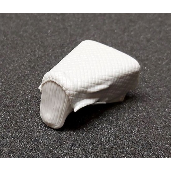1/35 Mercedes 170 Engine Deck With Canvas