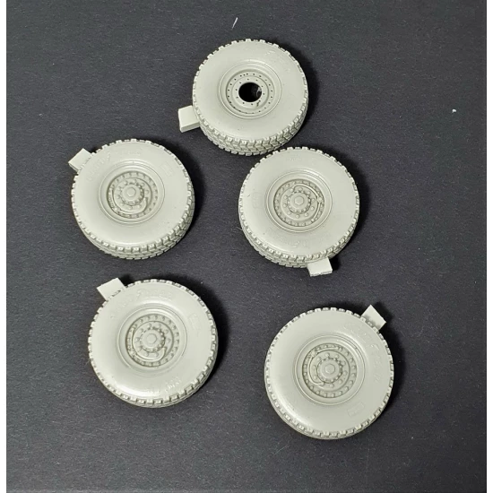 1/35 M1078 LMTV Road Wheels (Goodyear)