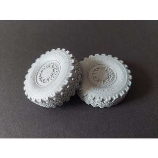 1/35 Kamaz K-4386 Typhoon Road Wheels