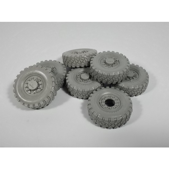 1/35 MTVR M24 Road Wheels (Goodyear )