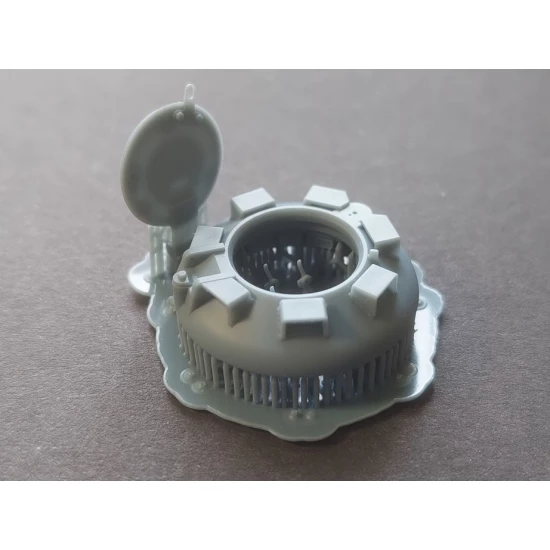 1/35 Panther F Commander cupola