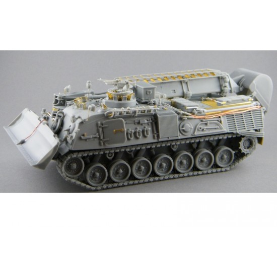 1/35 Canadian Leopard 1 Badger AEV (early)
