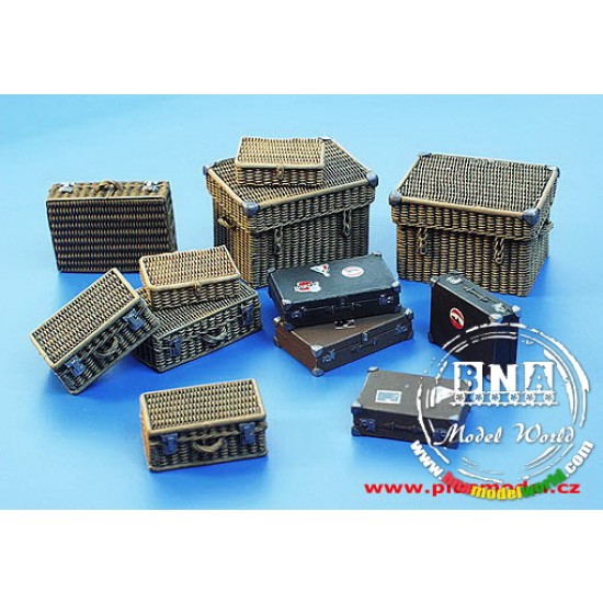 1/35 Suitcase Set