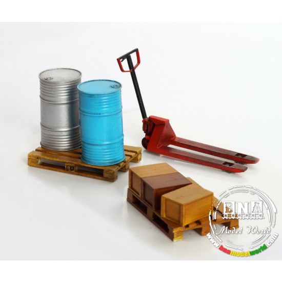 1/35 Pallet Track and Pallets
