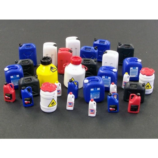 1/35 Plastic Cans (30pcs)