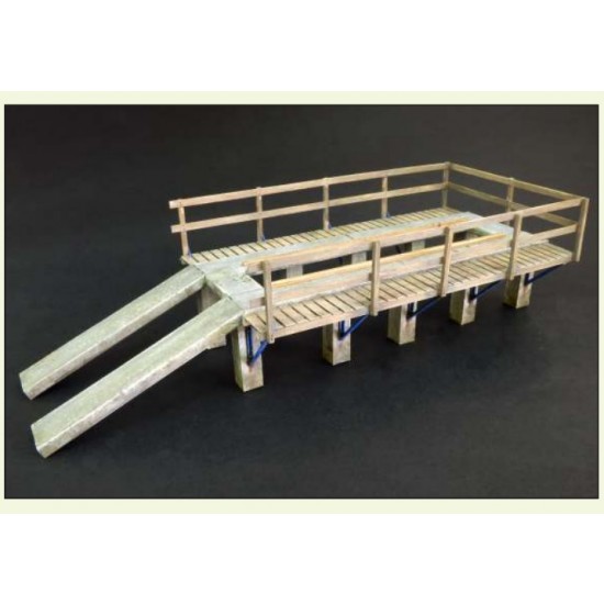 1/35 Service Ramp Plus Model 581