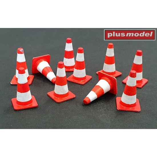 1/35 Traffic Cones (10pcs)