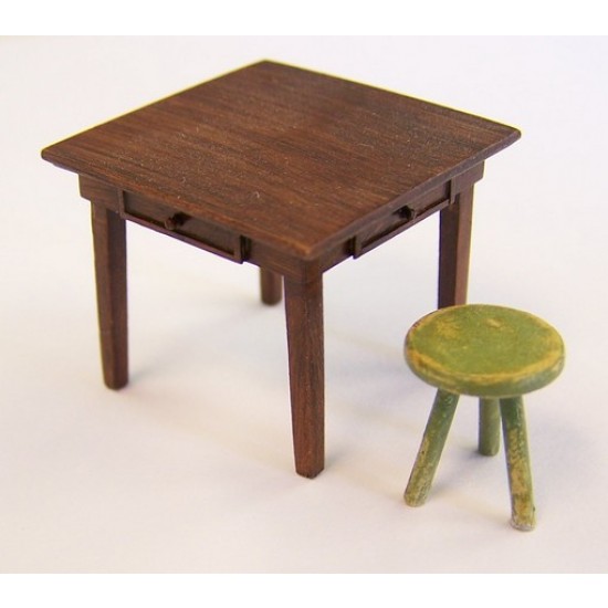 1/35 Table and Seat