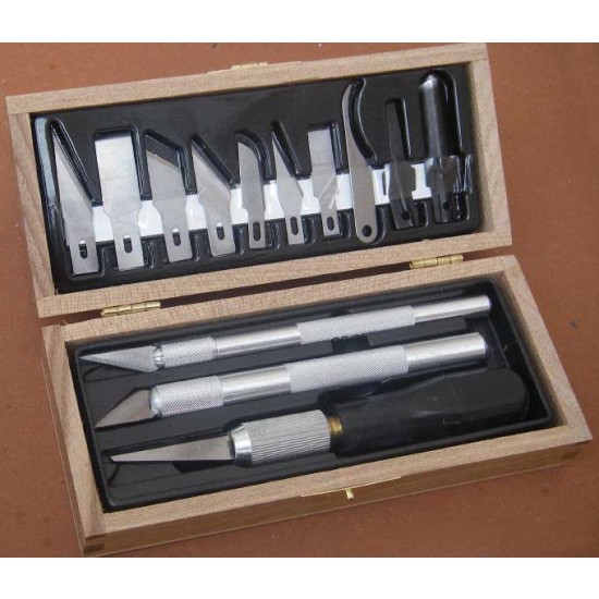 Deluxe Wooden Toolbox for Woodcarving