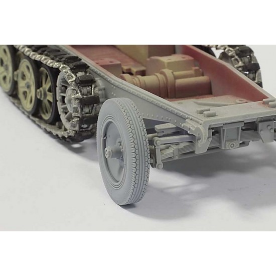 1/35 SdKfz.250 / SdKfz.10 Front Wheels (Civilian Tread Pattern) with Wheel Mask