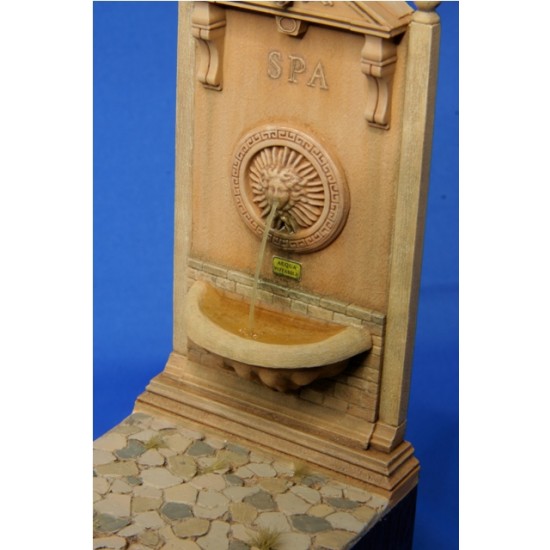 1/35 Wall Fountain (Width: 5.2cm, Height: 10cm, incl enamelled signs for 5 countries)