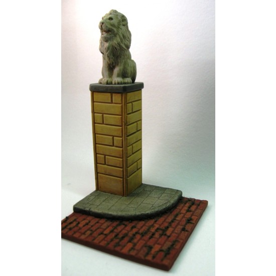 1/35 Pillar with Lion