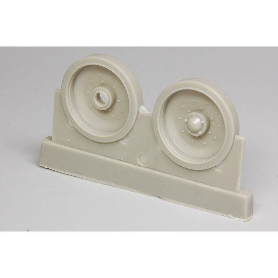 1/35 Soviet Medium Tank T-34 Wheels Set Variant 1 (2 resin wheels)