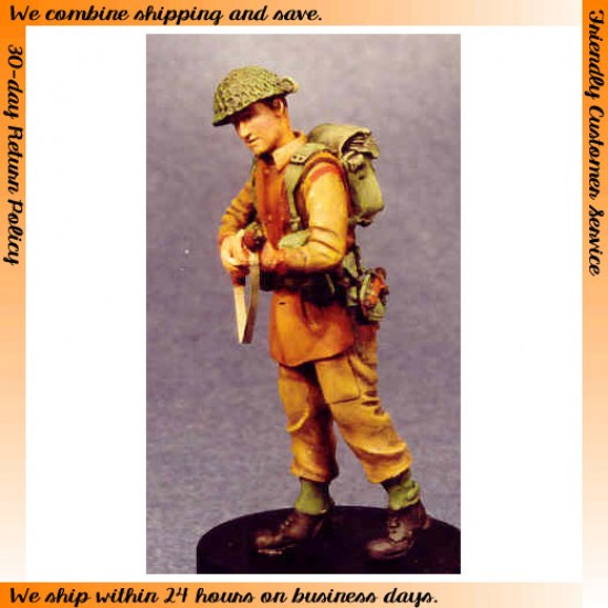 1/35 British/UK Infantryman Walking with Rifle