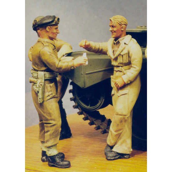1/35 UK Tank Crew "Have a Smoke" Vignette in Denim (2 figures)