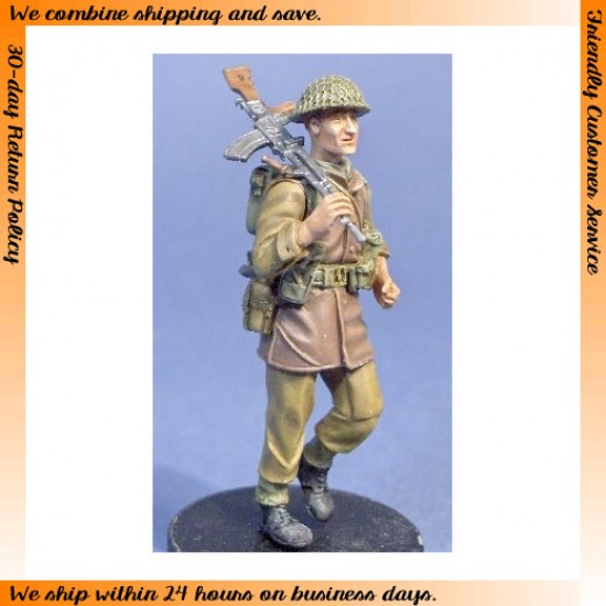 1/35 UK Soldier Walking with Bren Machine Gun over Shoulder (1 figure)