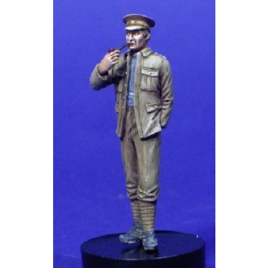 1/35 WWI Soldier with Smoking Pipe