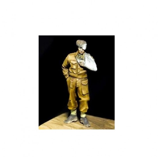 1/35 British Wounded Soldier (Standing)