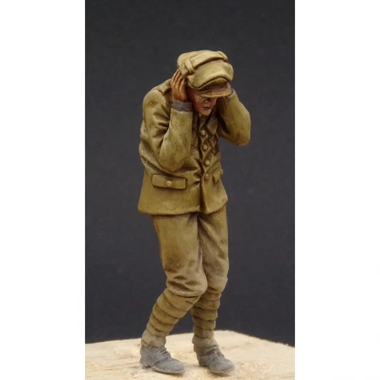 1/35 WWI Gunner with Cap