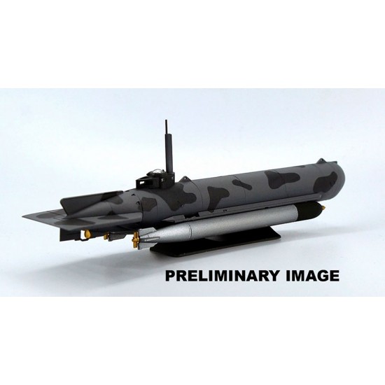 1/72 Model Set German Midget Submarine Type Molch (kit, paints, glue, brush)