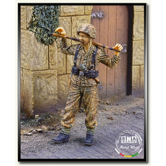 1/35 SS Grenadier at Rest (1944)