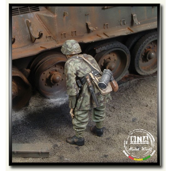1/35 Waffen SS Grenadier 1944