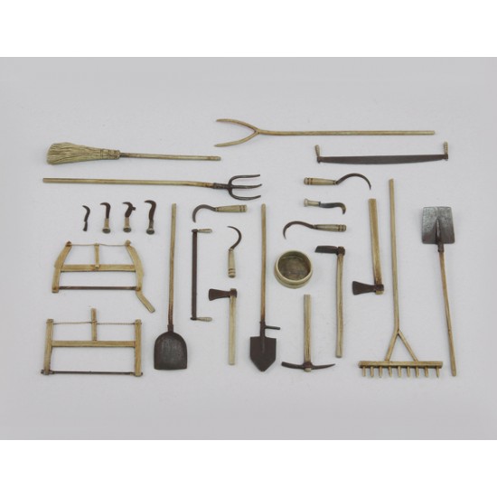 1/35 Assorted Farm Tools for Diorama