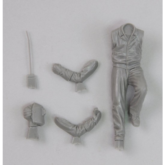 1/35 Workshop Mechanic Using Electric Welder [set No.1](1 Figure)