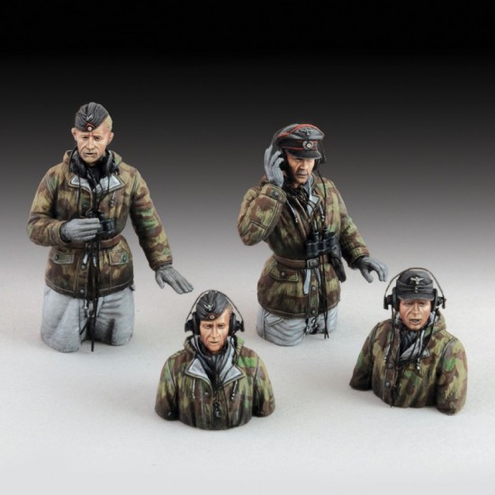 1/35 WWII German Tank Crew in Winter Dress