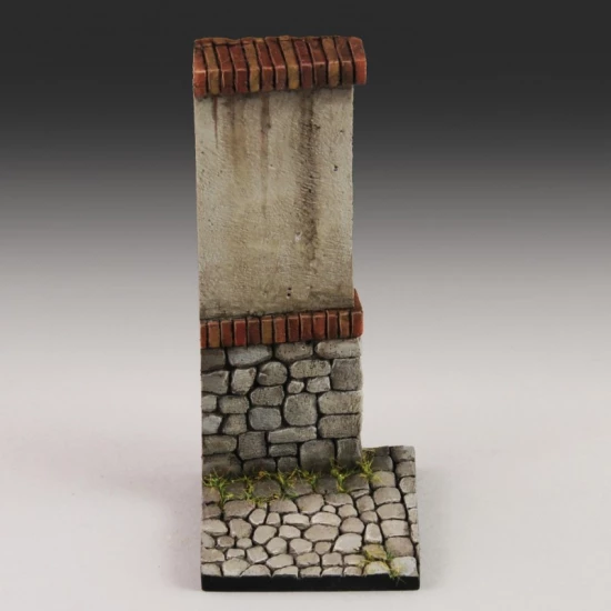 1/35 - 1/32 Base with Wall (dimensions: 3.5x3.5cm)
