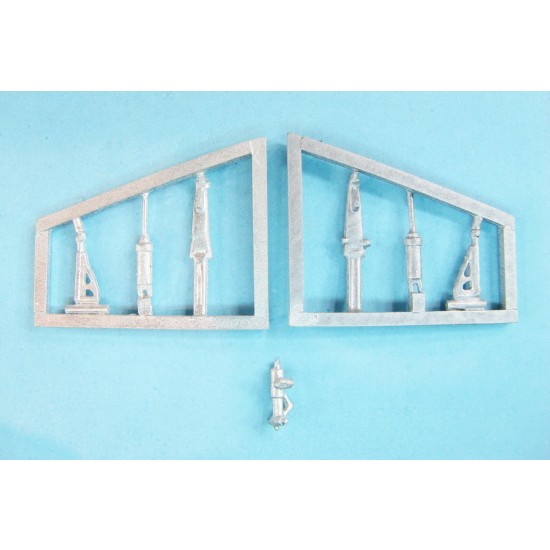 1/72 Piaggio Avanti / Hammerhead Landing Gear for Amod/A&A kits (white metal)