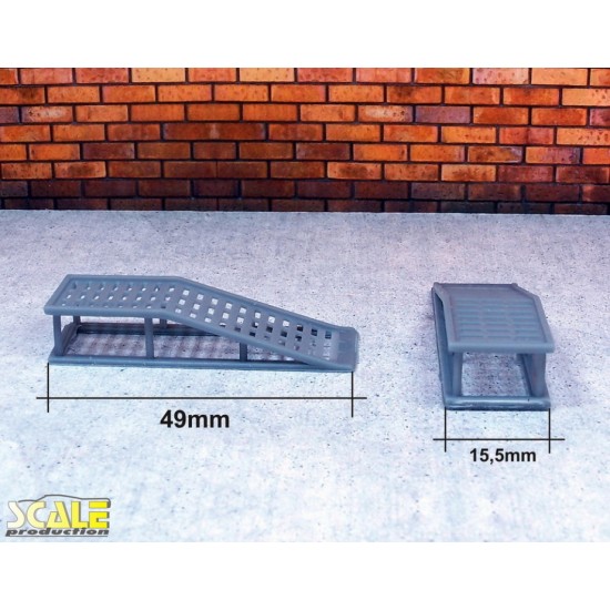 1/24 Car Service Ramps (2pcs)