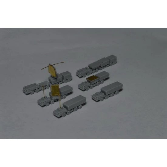 1/700 Russian S300 Radar Vehicle & Air Defence Command Post (3pcs)