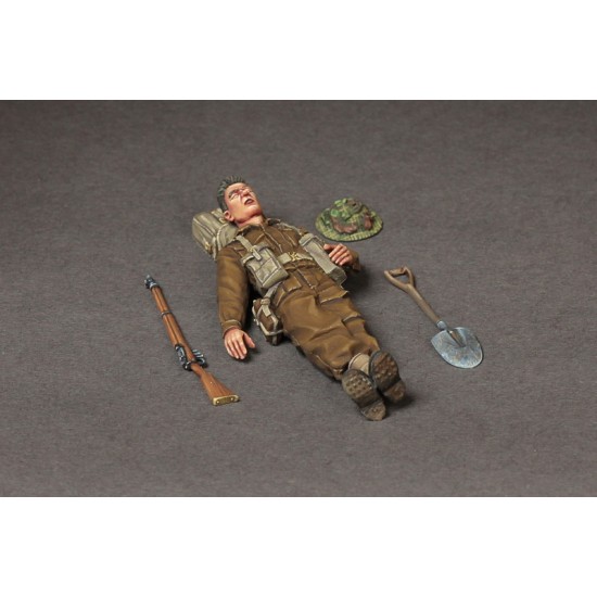 1/35 British Infantryman at Rest