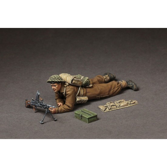 1/35 British Infantry at Rest - Machine Gunner