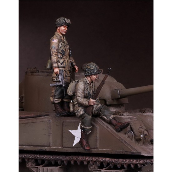1/35 US Army Airborne & Sergeant for Sherman (2 figures)