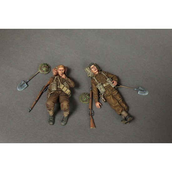 1/35 British Infantrymans at Rest (2 figures)