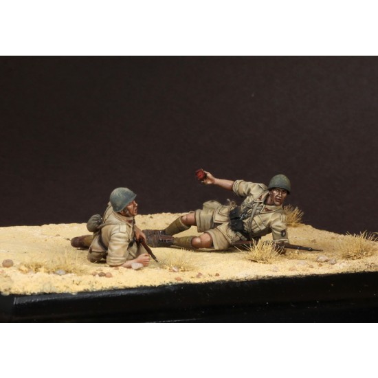 1/35 Italian Guastatori in North Africa (2 figures)