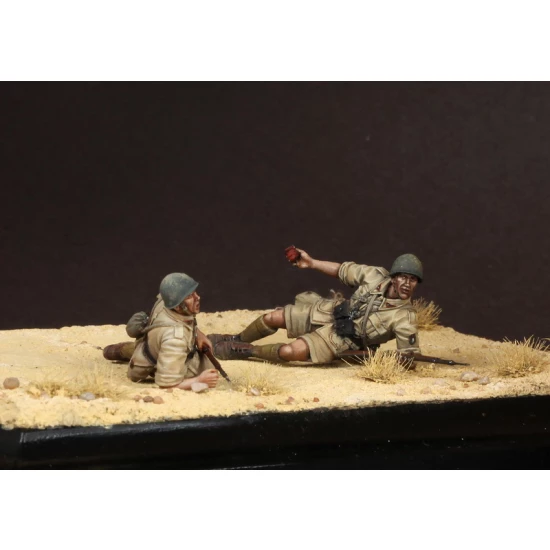 1/35 Italian Guastatori in North Africa (2 figures)