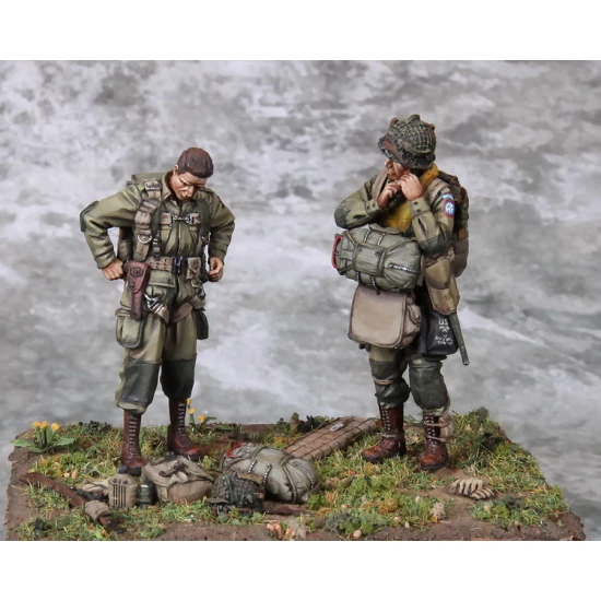 1/35 1 Lieutenant and US Army Airborne, D-Days 1944 (2 figures)