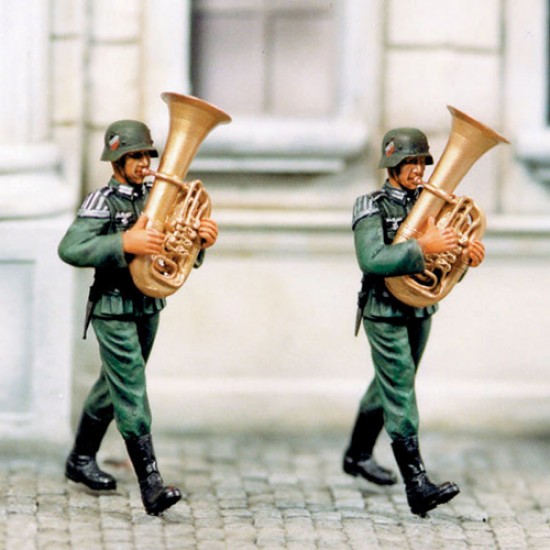 1/35 Tuba Player (2 Figures)