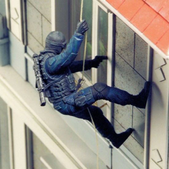 1/35 Swat Team #7