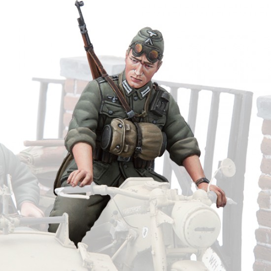 1/16 German Motorcycle Trooper 3