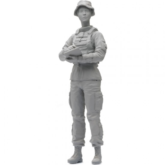 1/16 US Army Female Tank Loader