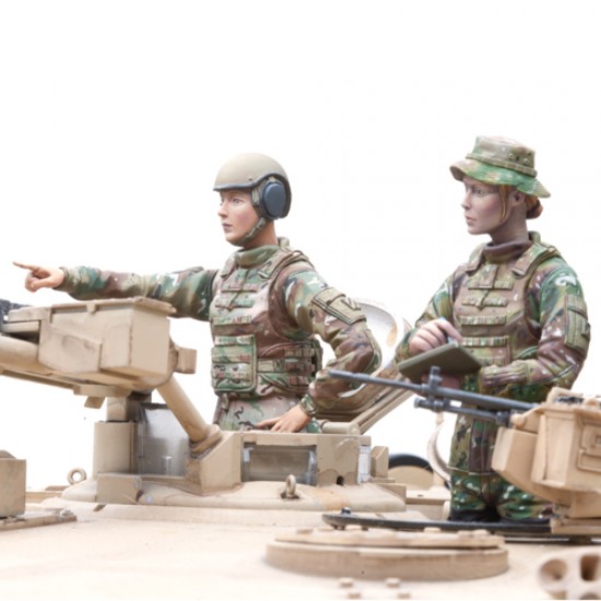 1/16 US Army Female Tank Commander & Loader (2 Figures)