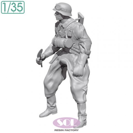 1/35 WWII German Feldgendarmerie for KS750